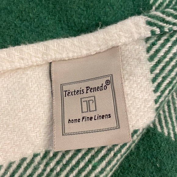 Texteis Penedo Throw Blanket Dark green and white. Very soft.  58” x 49” - Picture 2 of 3